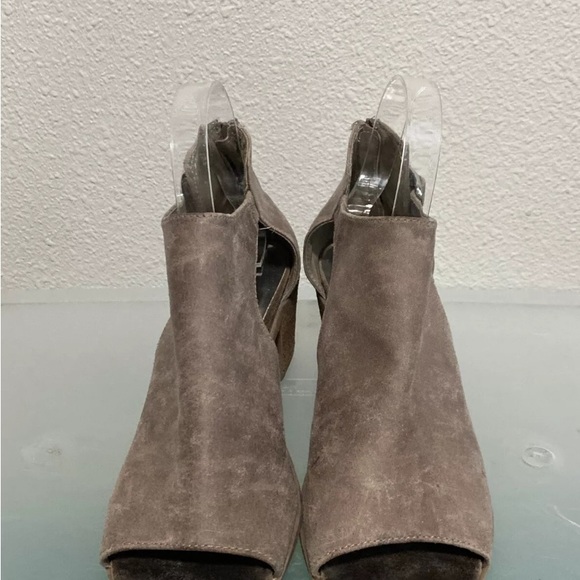 Carlos Santana Della Ankle Booties Women's 8M Heel Tan Zip Buckle Suede Look - Picture 8 of 8